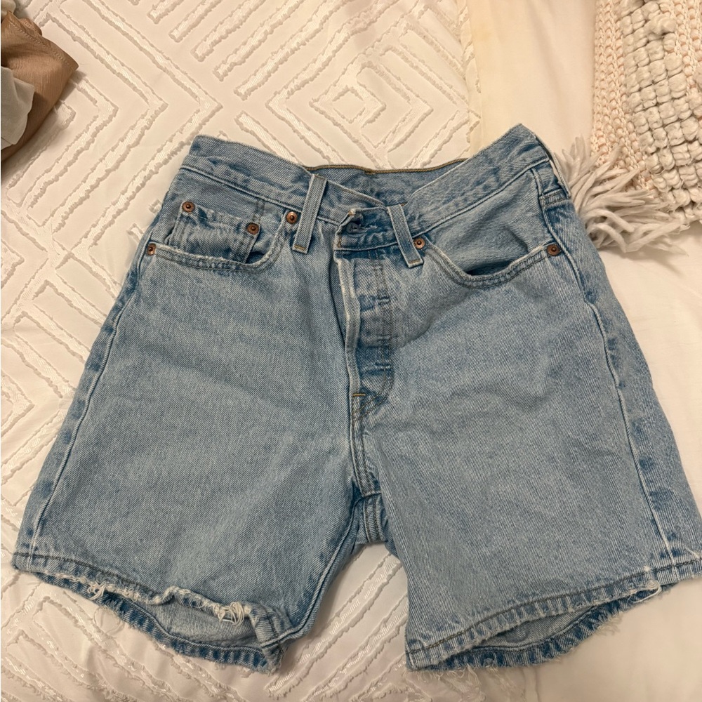 Levi’s light wash denim jorts